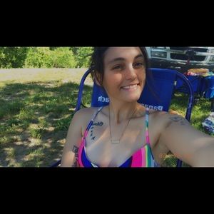 Meet your Posher, April